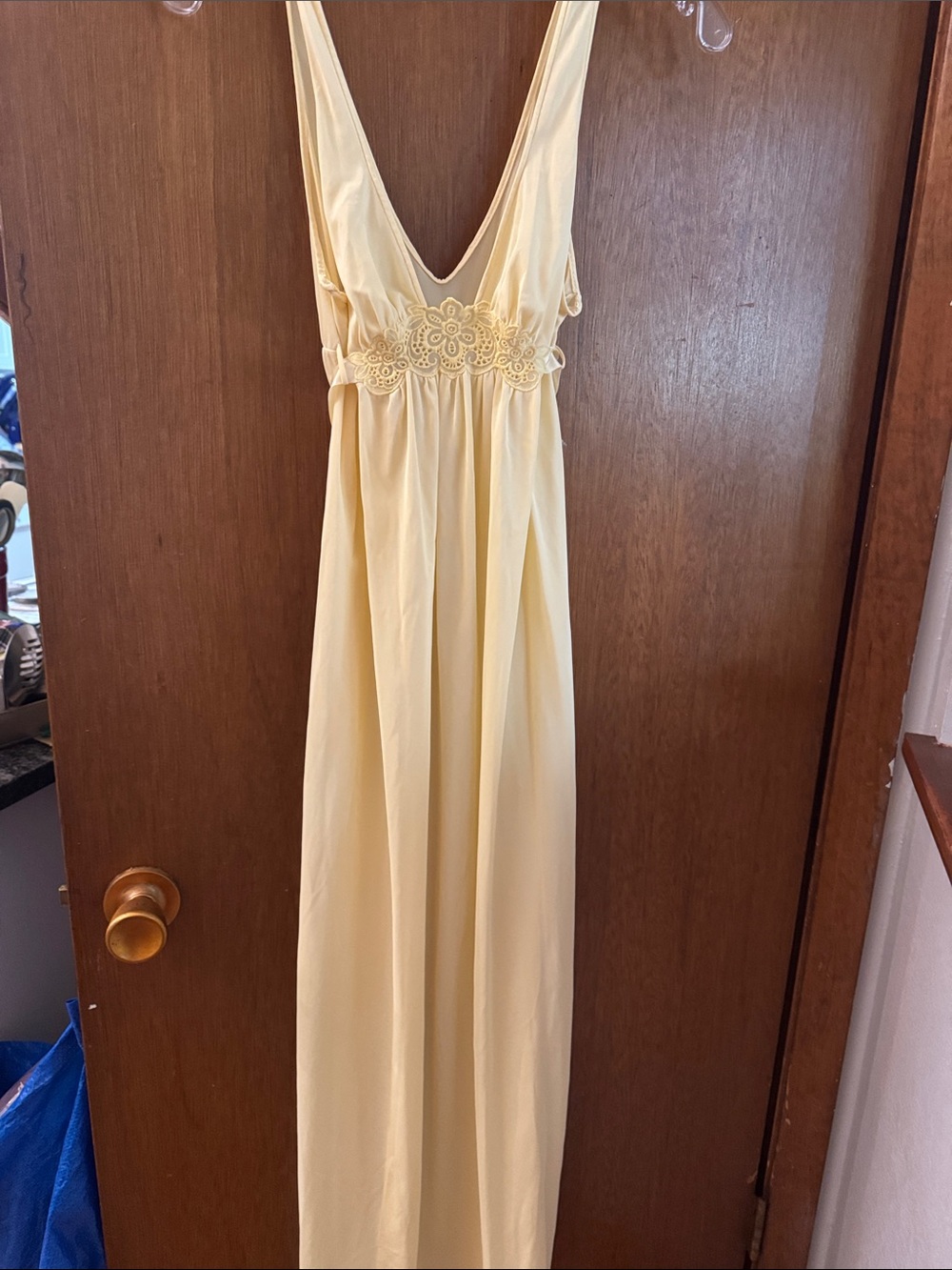 vassarette Pale Yellow Lace-Trim Long Chemise Nightgown vintage